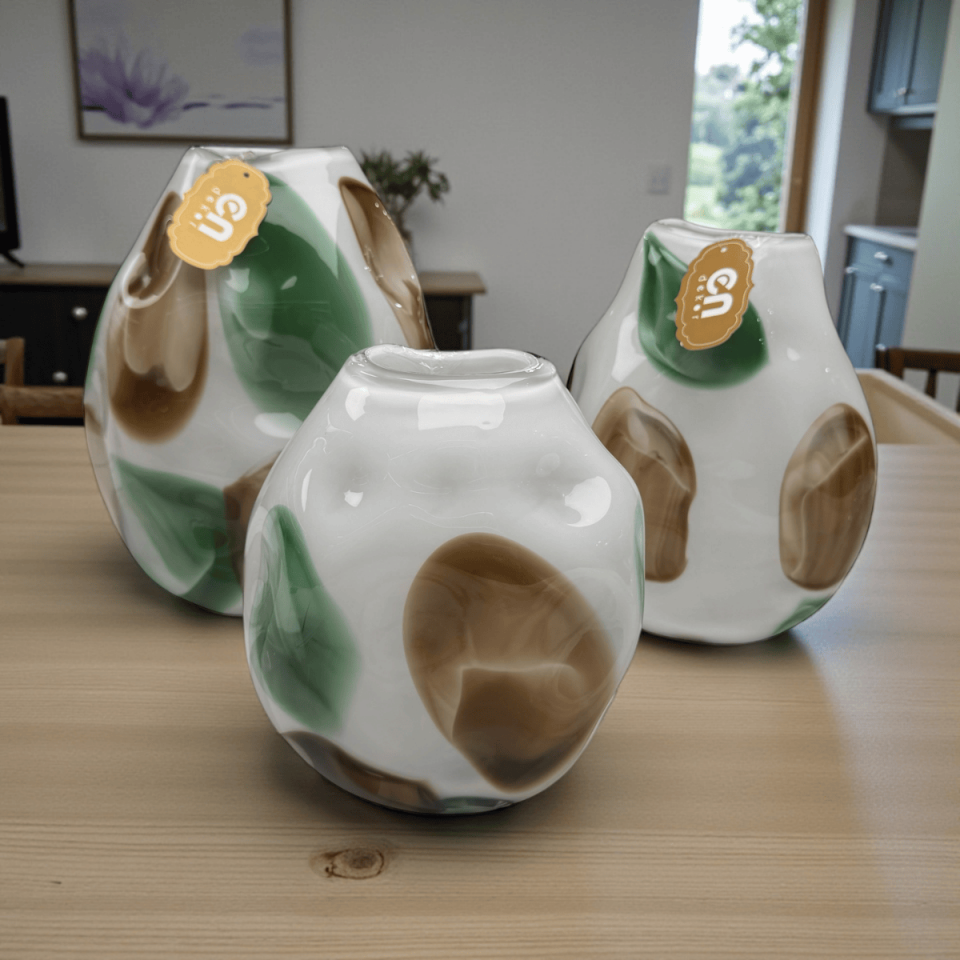 ORTA RENKLİ CAM VAZO