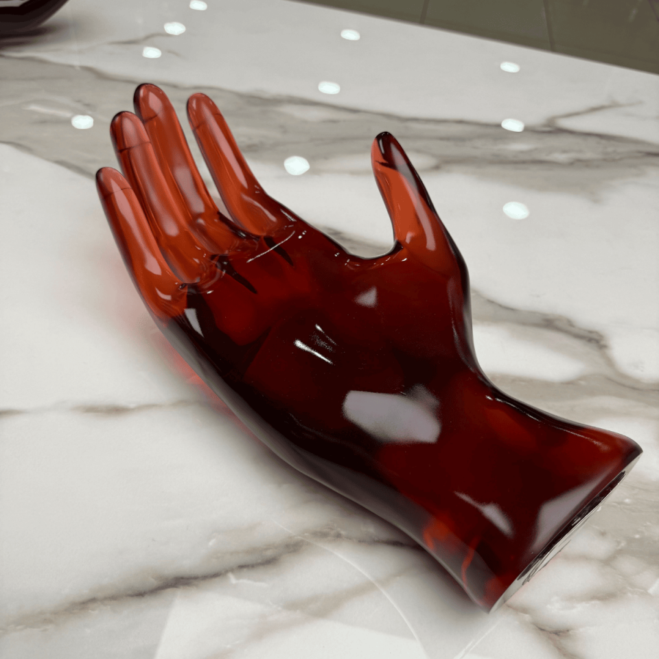 AKRİLİK DEKORATİF EL KIRMIZI