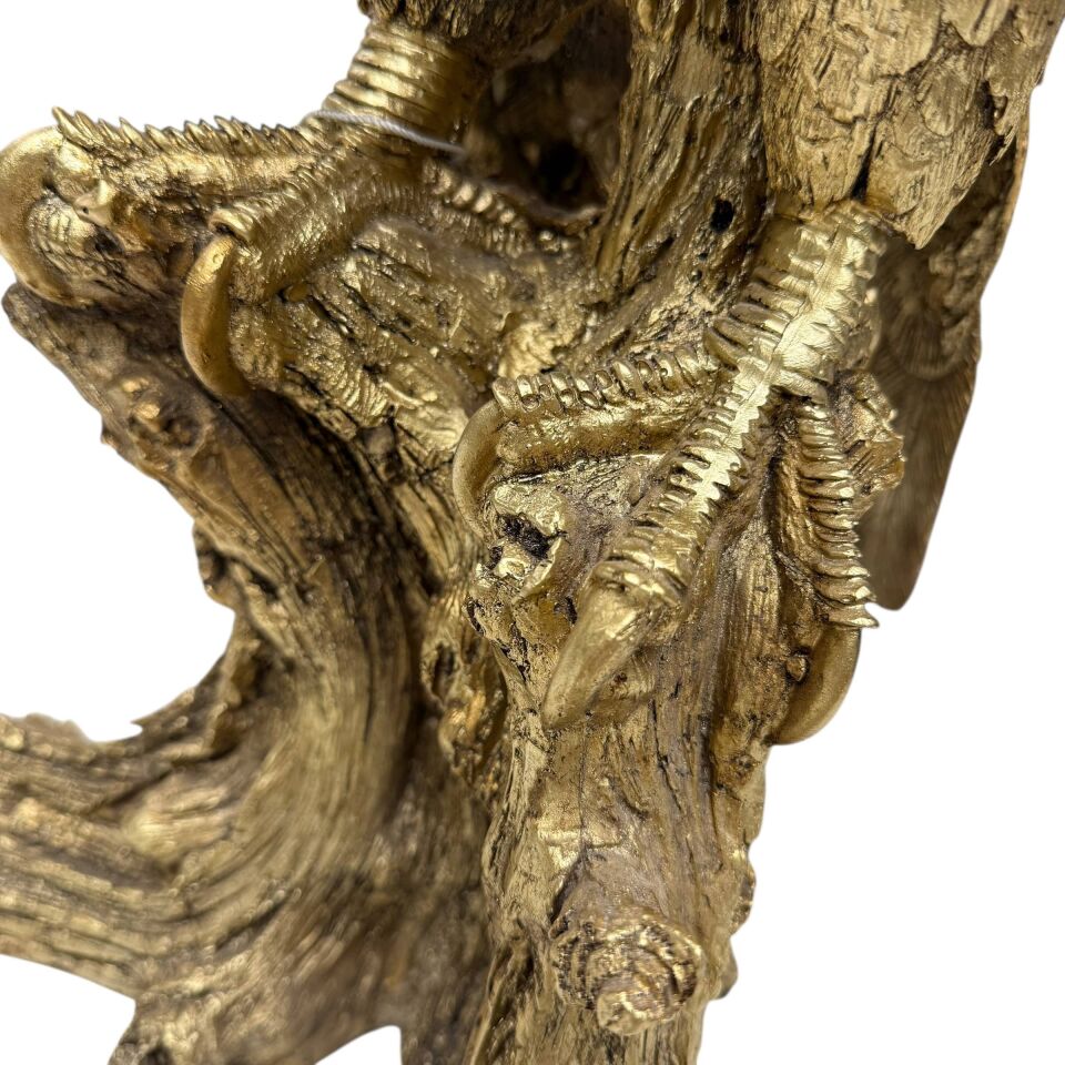 ALTIN KARTAL HEYKELİ